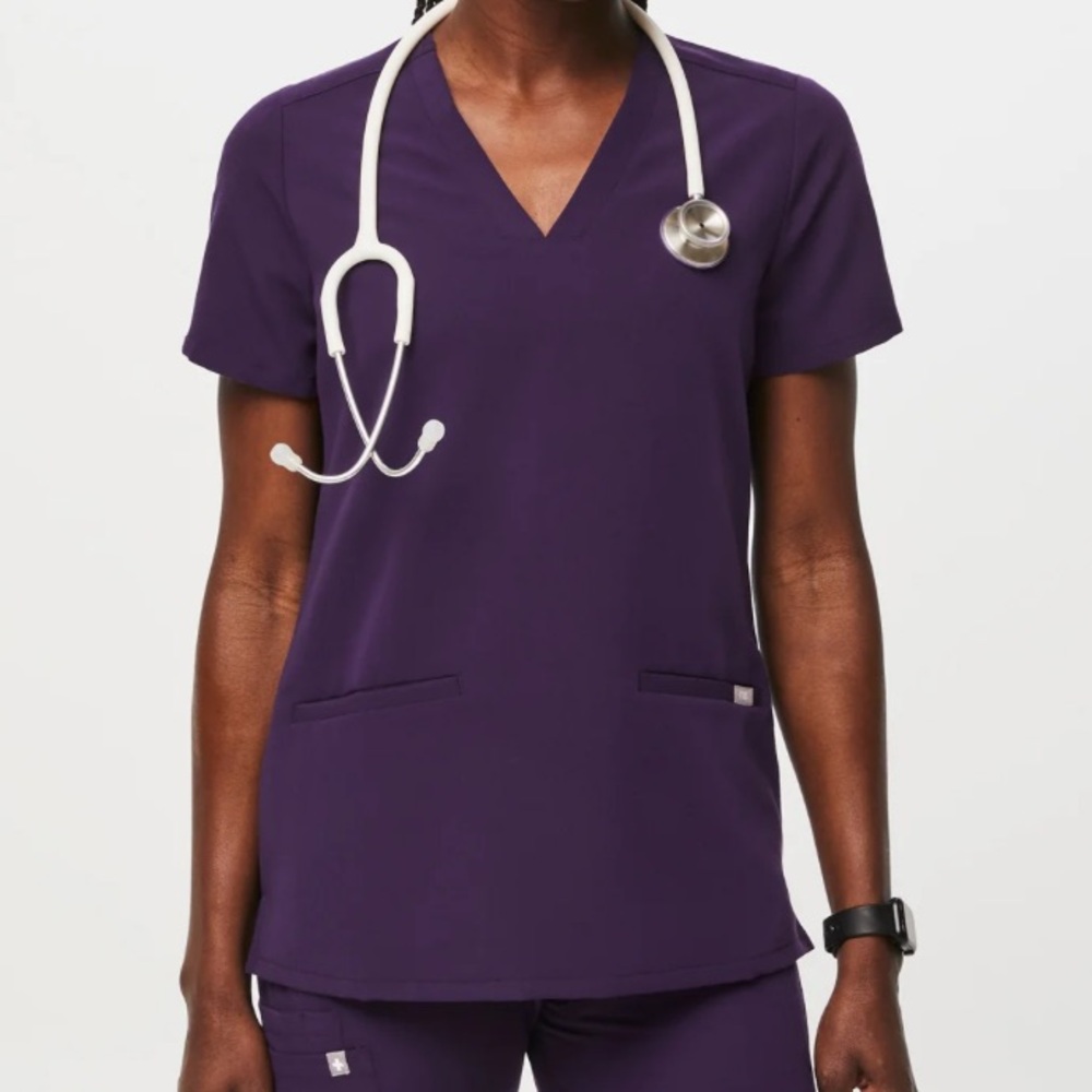 FIGS WS CASMA THREE POCKET SCRUB TOP PURPLE-XS